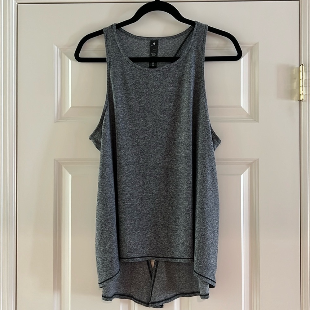Yogalicious Open-back Tank Top 🩶